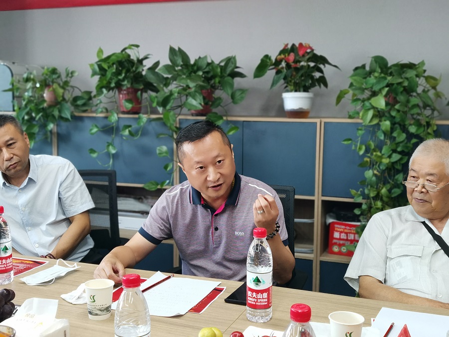 梁会长.jpg